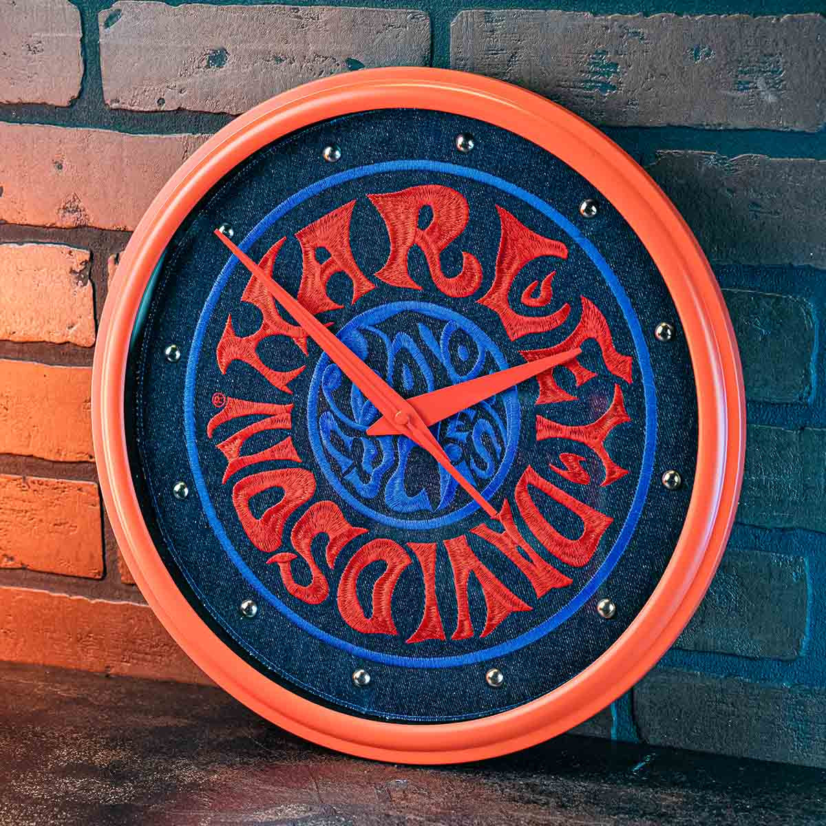 H-D 1970s Psychedelic Clock
